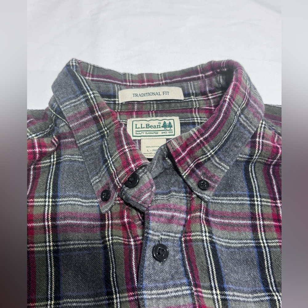 L.‎ L. BEAN 100% COTTON TRADITIONAL FIT FLANNEL LONG SLEEVE SHIRT. SIZE LARGE